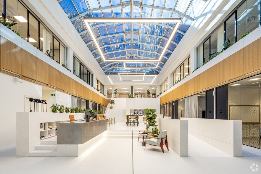 Avenida General Perón, 40, Madrid, Madrid for lease - Lobby - Image 3 of 30