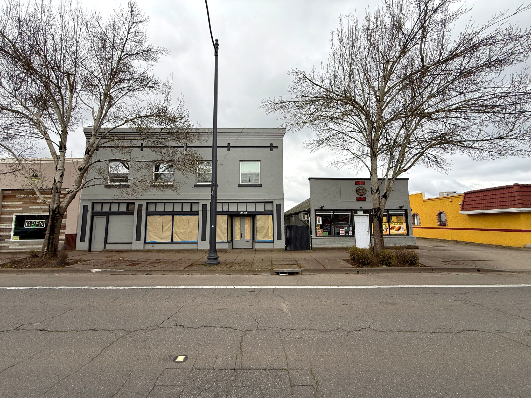 Mixed-Use Income Property portfolio of 2 properties for sale on LoopNet.ca Primary Photo- Image 1 of 9