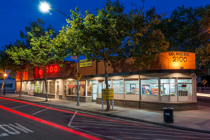 2100-2110 Del Paso Blvd, Sacramento, CA à louer - Photo du bâtiment - Image 2 de 6