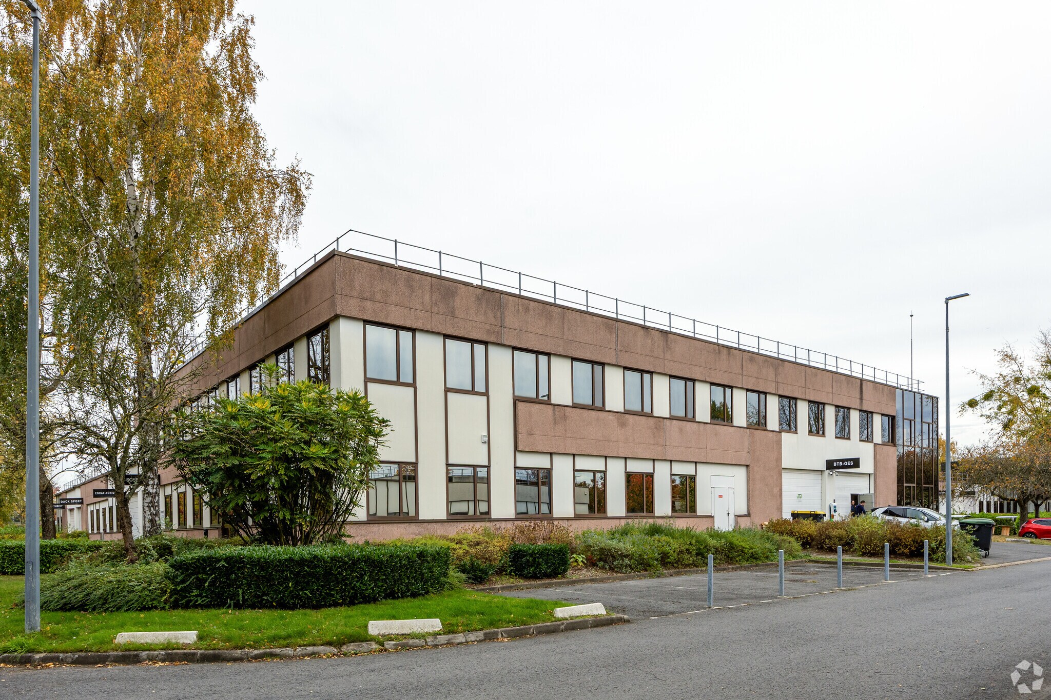 13 Rue De La Perdrix Les Sitelles, Tremblay-en-France for lease Primary Photo- Image 1 of 4