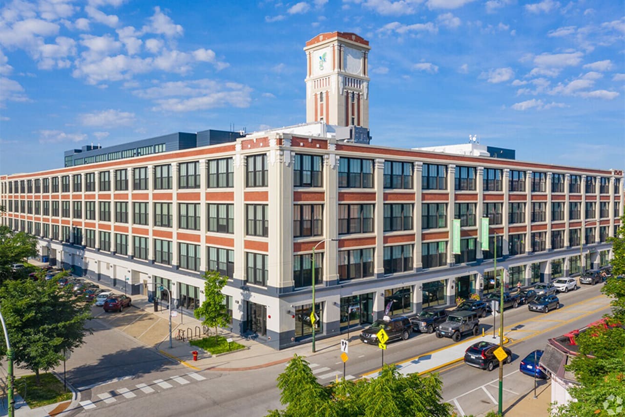 2545 W Diversey Ave, Chicago, IL for lease Building Photo- Image 1 of 10