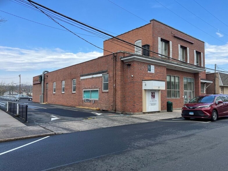 22 Main St, Southington, CT for sale - Building Photo - Image 1 of 16