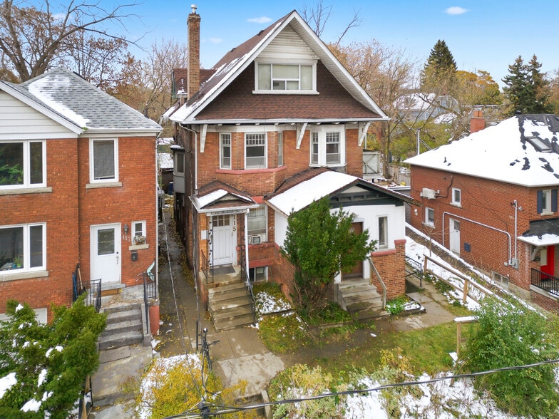 115 Parkside Dr, Toronto, ON for sale - Primary Photo - Image 1 of 4