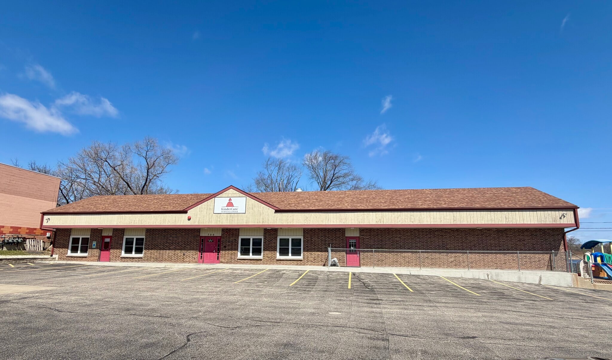 700 W Rollins Rd, Round Lake Beach, IL for lease Primary Photo- Image 1 of 5