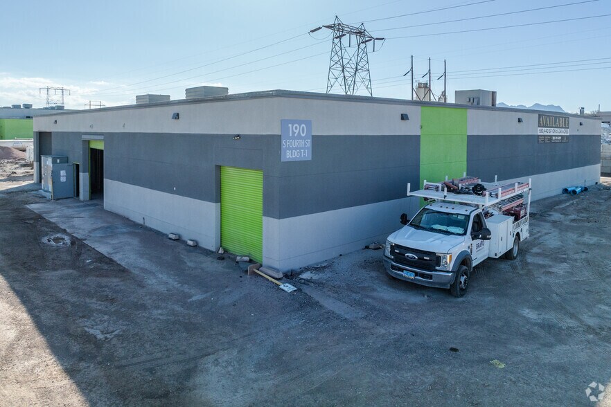 190 S Fourth St, Henderson, NV à vendre - Photo du bâtiment - Image 3 de 32