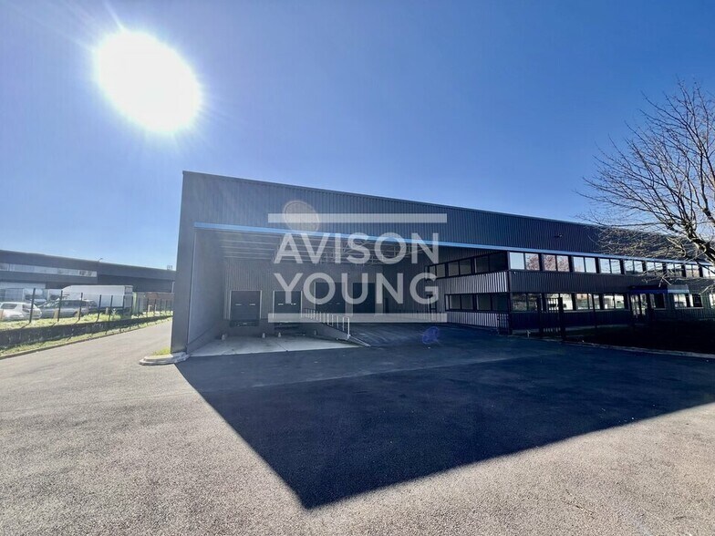 Industrial in Le Blanc-Mesnil for lease - Building Photo - Image 2 of 13
