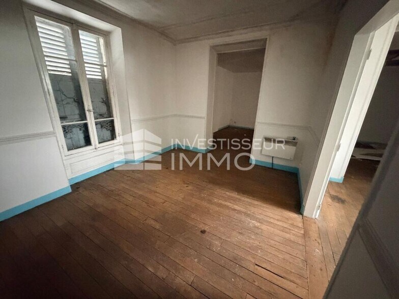 Retail in Arpajon for lease - Interior Photo - Image 2 of 4