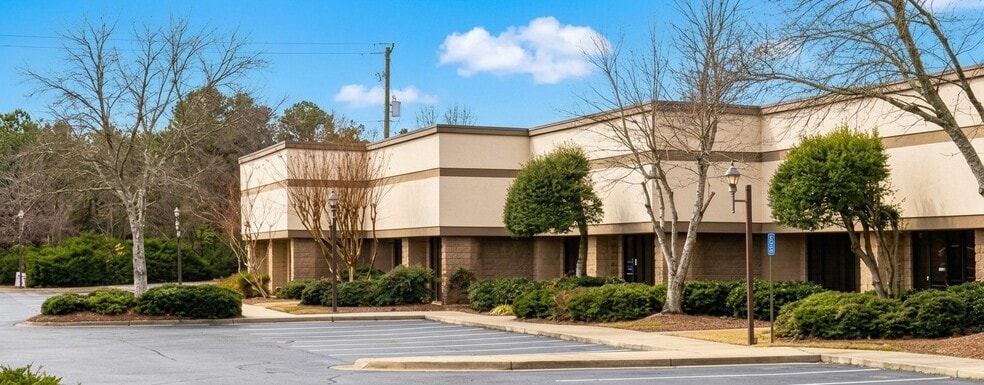 4040 Nine McFarland Dr, Alpharetta, GA à louer - Photo principale - Image 1 de 4