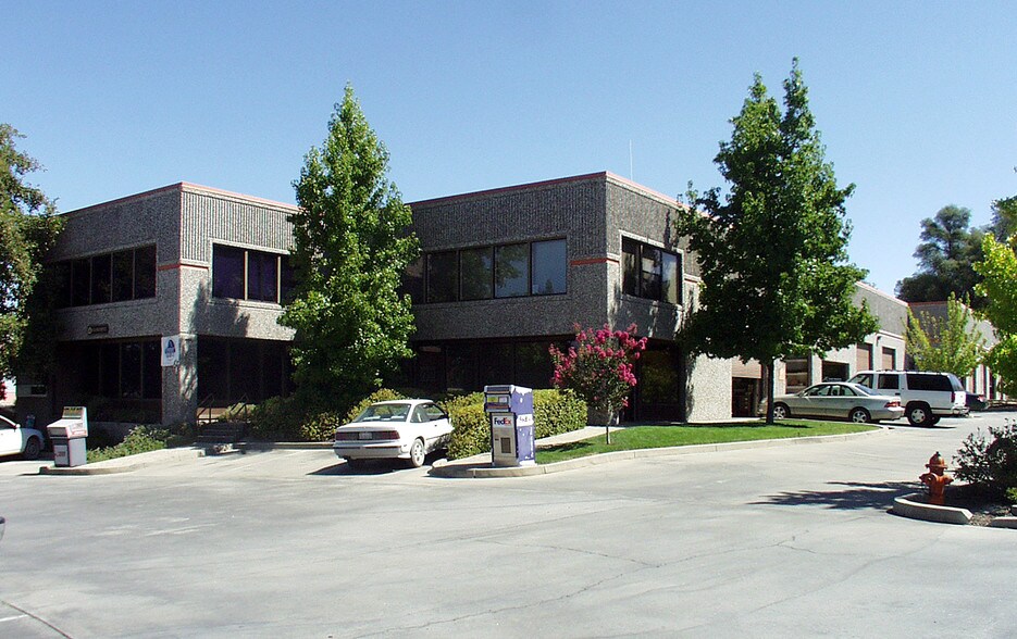 6166 Enterprise Dr, Diamond Springs, CA à louer - Photo principale - Image 1 de 2