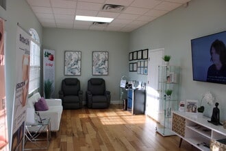 2831 Alternate 19, Palm Harbor, FL à louer Photo intérieure- Image 2 de 25