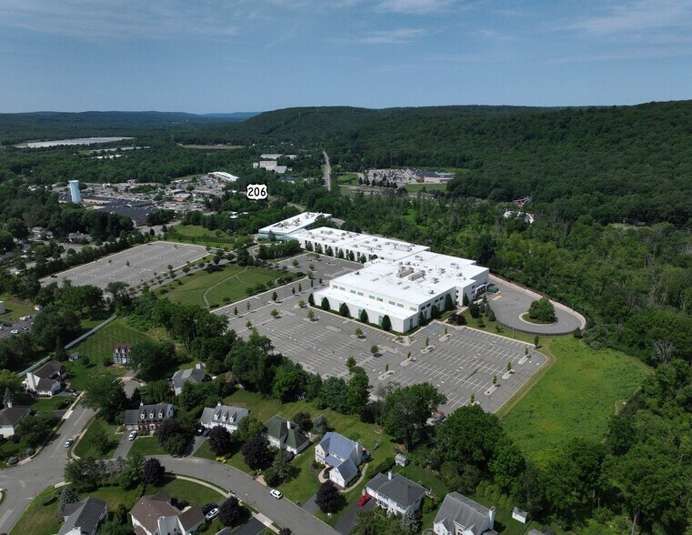 62 Flanders Bartley Rd, Flanders, NJ à vendre - Photo du bâtiment - Image 2 de 9