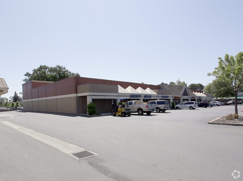 829 Jefferson Blvd, West Sacramento, CA à vendre - Photo du bâtiment - Image 2 de 6