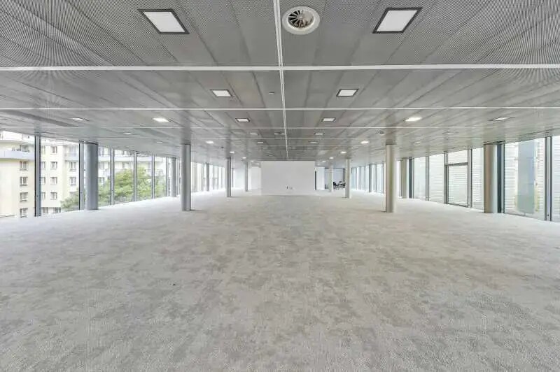 7 Avenue De Flandre, Paris for lease Interior Photo- Image 1 of 11