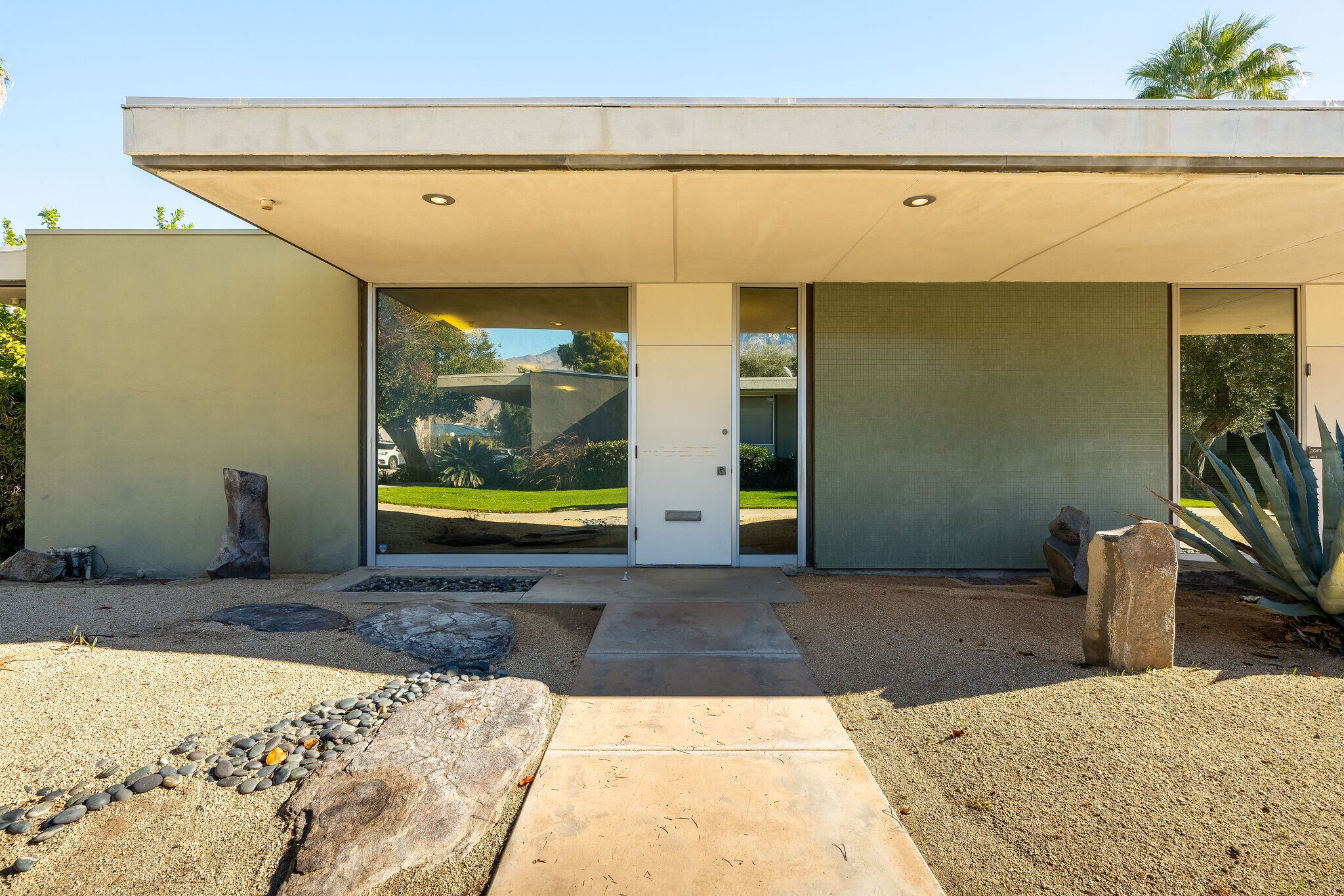 189-193 S Civic Dr, Palm Springs, CA à vendre Photo du bâtiment- Image 1 de 16