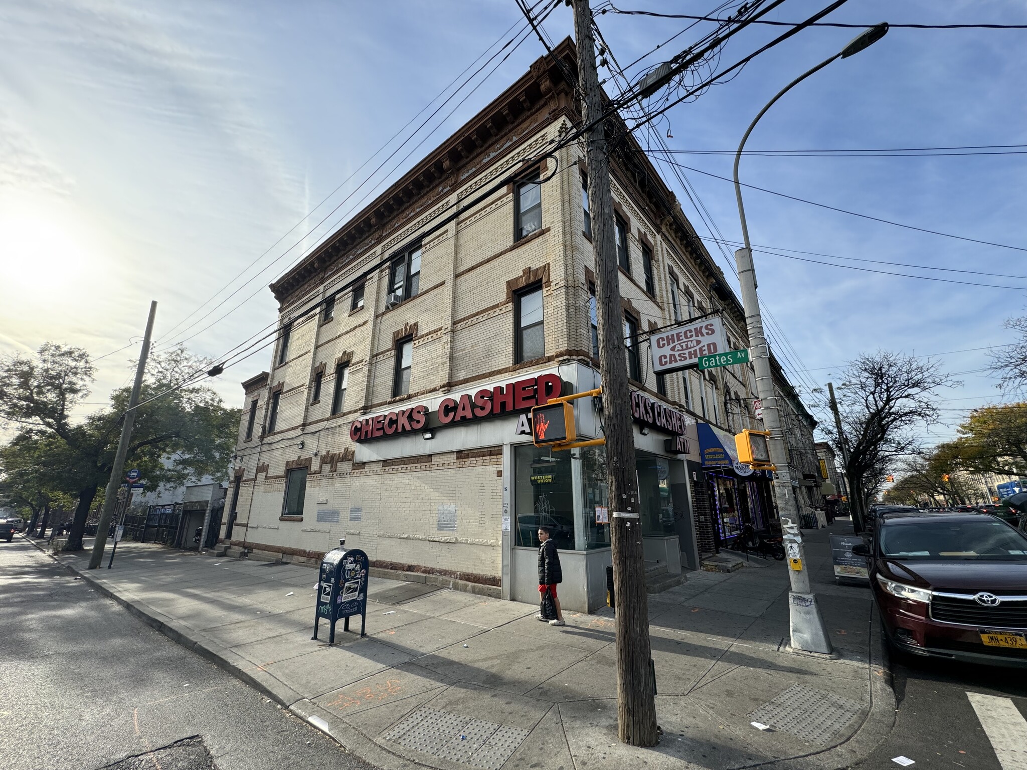 668 Seneca Ave, Ridgewood, NY for lease Building Photo- Image 1 of 2