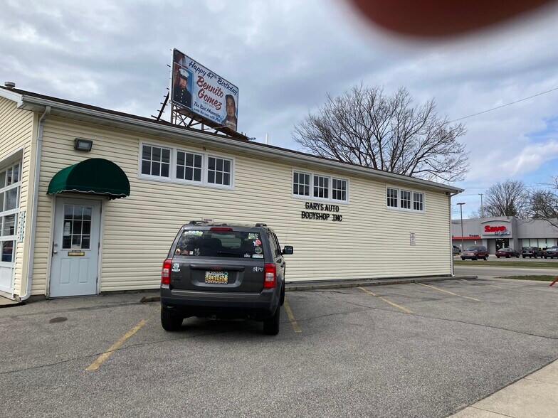 320 N Michigan Ave, Saginaw, MI for sale - Building Photo - Image 2 of 3