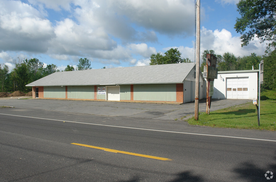 9289 Brewerton Rd, Brewerton, NY à vendre - Photo du bâtiment - Image 1 de 1