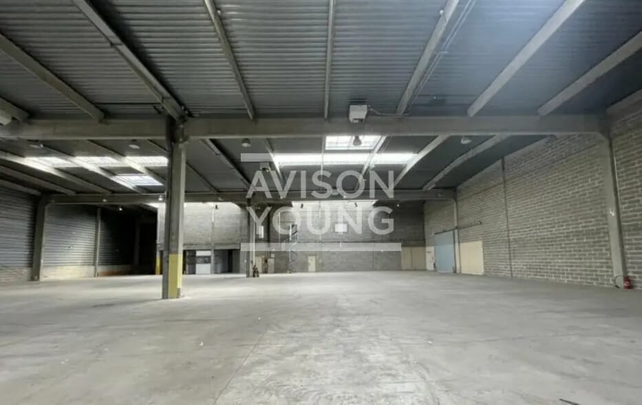 Flex in Sucy-en-Brie for lease - Interior Photo - Image 2 of 3