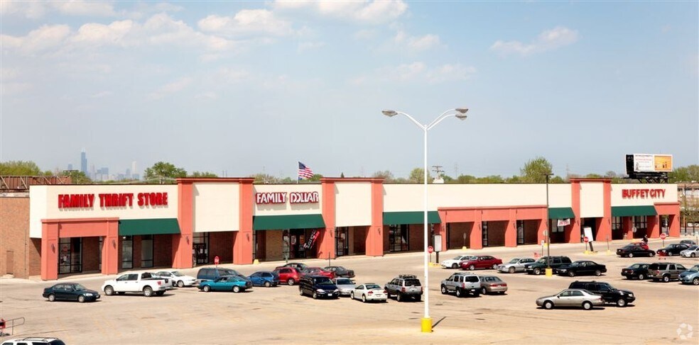 7000 S Pulaski Rd, Chicago, IL à louer - Photo du bâtiment - Image 2 de 9