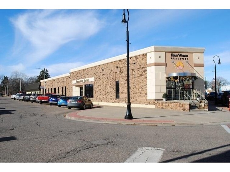 625 Water St, Prairie Du Sac, WI à louer - Photo du bâtiment - Image 2 de 5