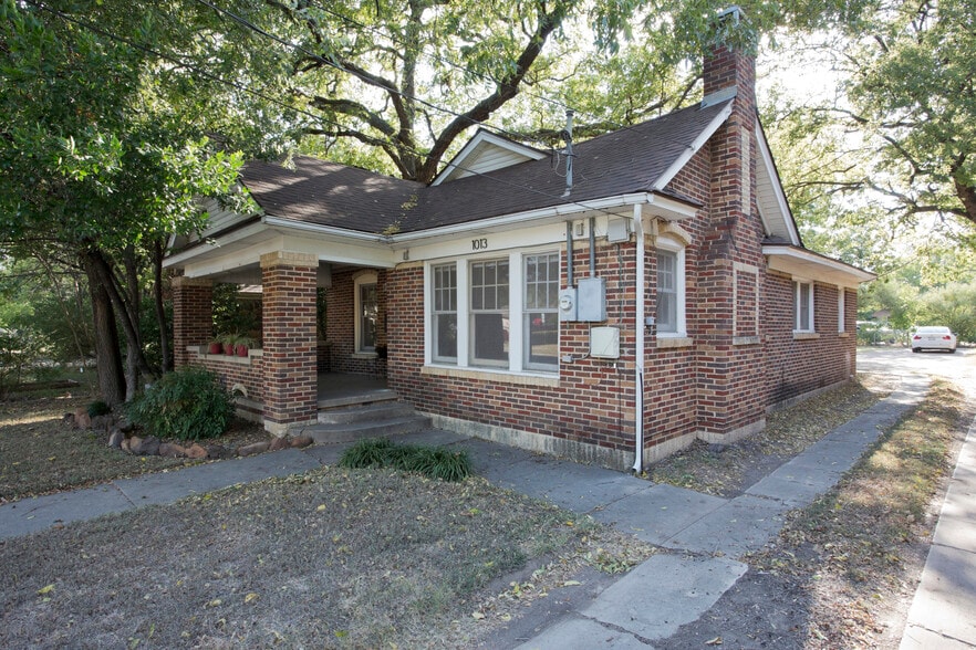 1013 N Locust St, Denton, TX for sale - Primary Photo - Image 1 of 13