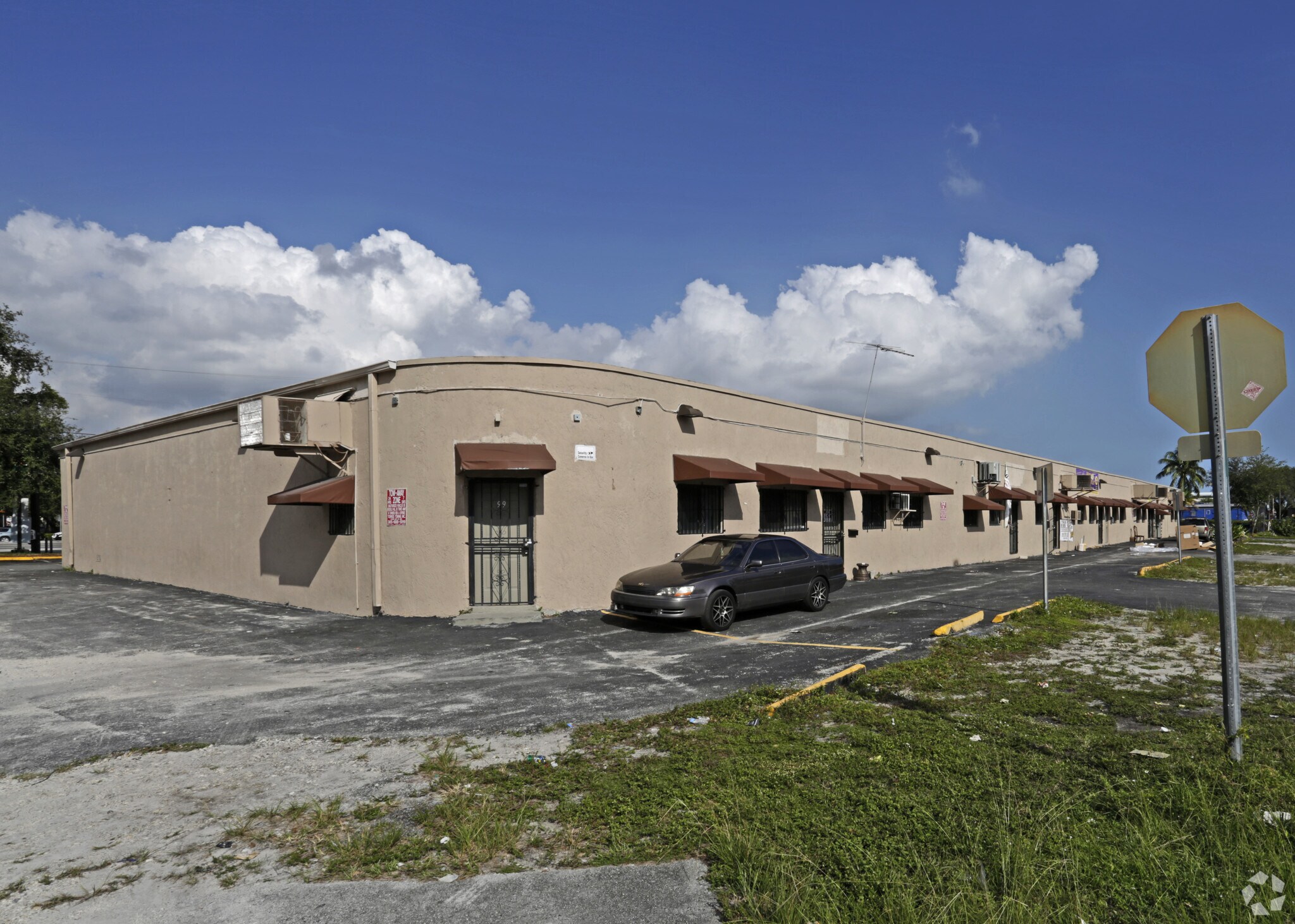 71-99 NW 166th St, Miami, FL à vendre Photo principale- Image 1 de 1