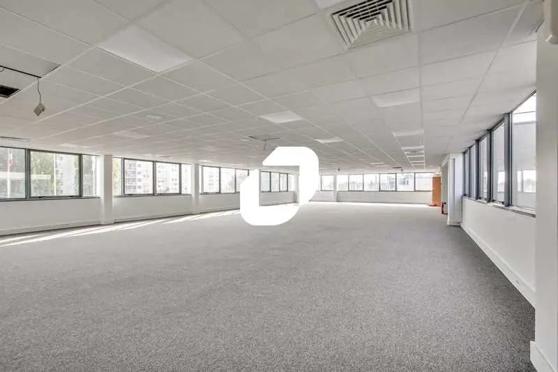 Office in Chilly-Mazarin for lease - Interior Photo - Image 3 of 14