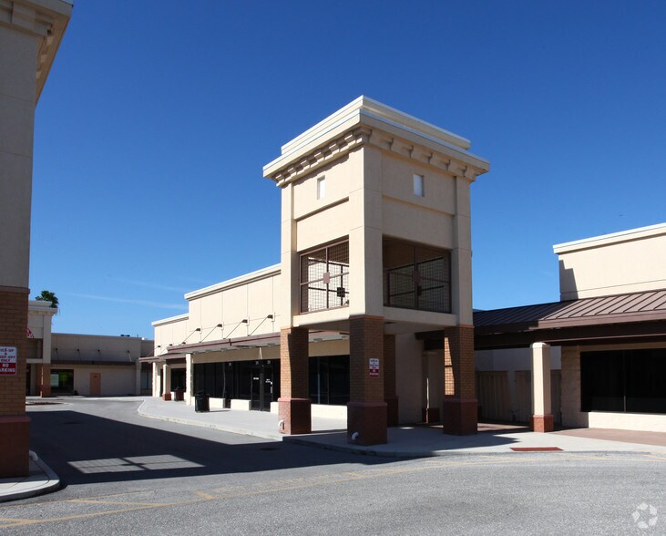 3280 Tamiami Trl, Port Charlotte, FL à vendre - Photo du bâtiment - Image 2 de 3