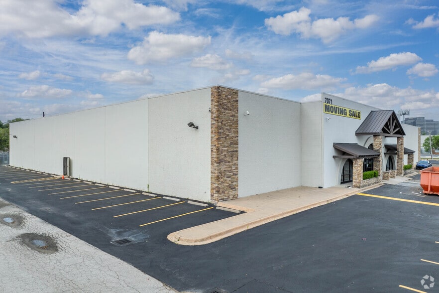 7071 Southwest Fwy, Houston, TX for sale - Primary Photo - Image 1 of 19