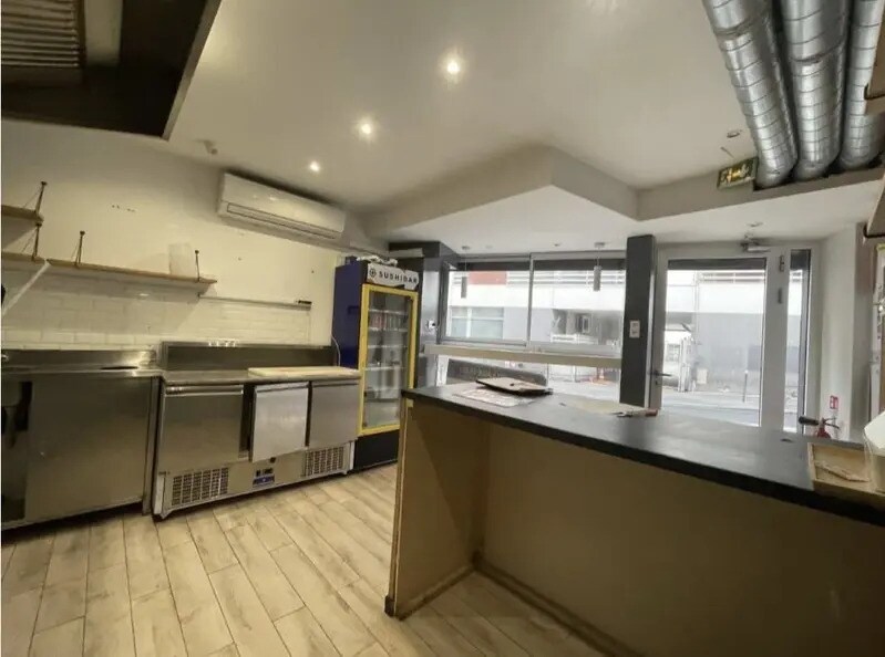 Retail in Paris for lease Building Photo- Image 1 of 6
