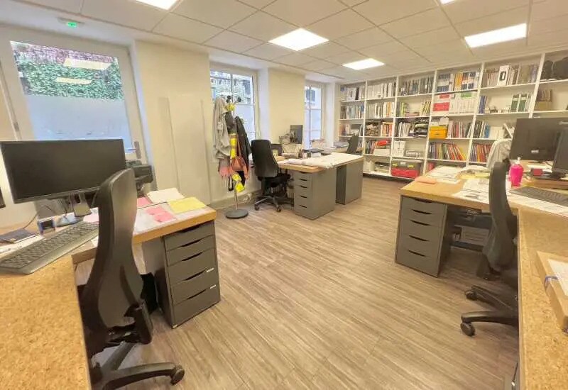 Office in Paris for sale - Interior Photo - Image 1 of 6