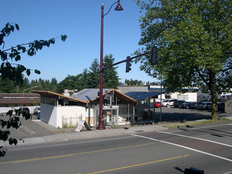 17211 15th Ave NE, Shoreline, WA à vendre - Photo du bâtiment - Image 3 de 3