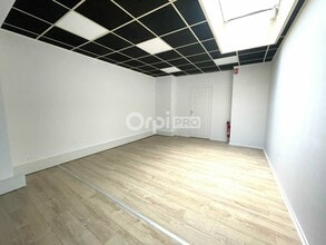 13 Rue De La Sous-Préfecture, Saint-Quentin for sale Interior Photo- Image 2 of 3