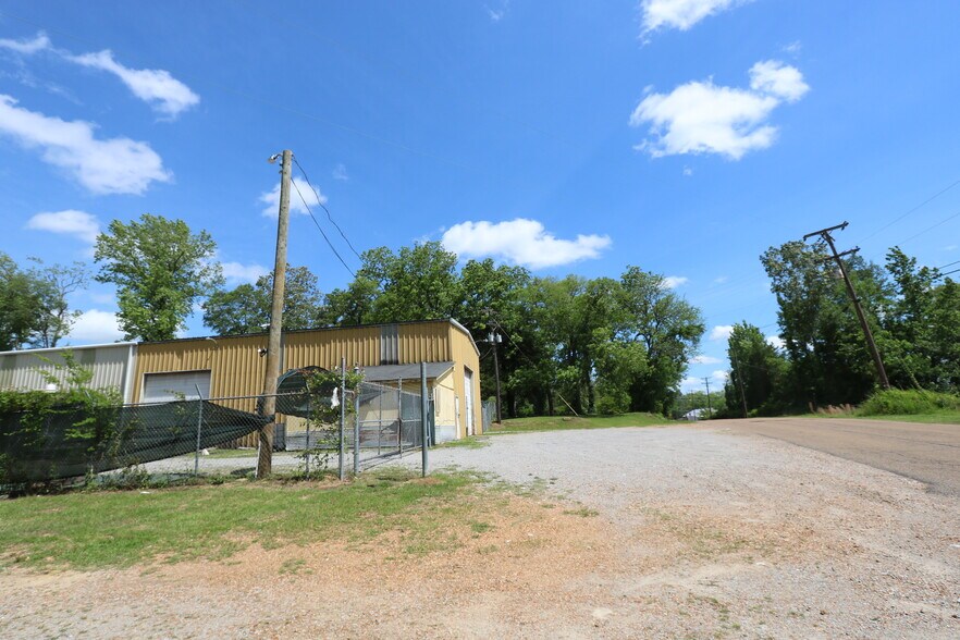 150 Old White Rd S, West Point, MS à vendre - Photo du b timent - Image 3 de 14