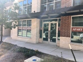 100 E Main St, Lewisville, TX à louer Photo intérieure- Image 2 de 6