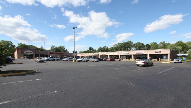 More details for 38-40 Tunxis Ave, Bloomfield, CT - Office/Retail, Retail for Lease