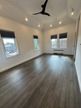 Plus de détails pour 1 Burnside Ave, Lawrence, NY - Bureau à louer