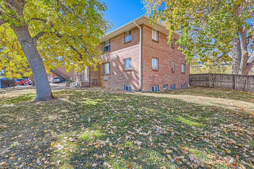 717 Oak St, Lakewood, CO for sale - Building Photo - Image 2 of 10