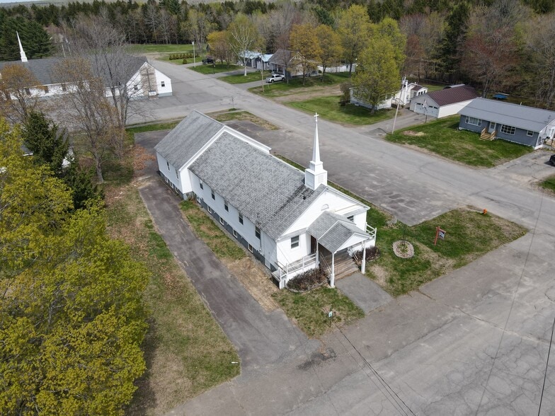 1 Palm St, East Millinocket, ME à vendre - Photo du bâtiment - Image 2 de 16