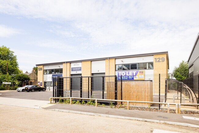 More details for Clock Tower Rd, Isleworth - Industrial for Lease