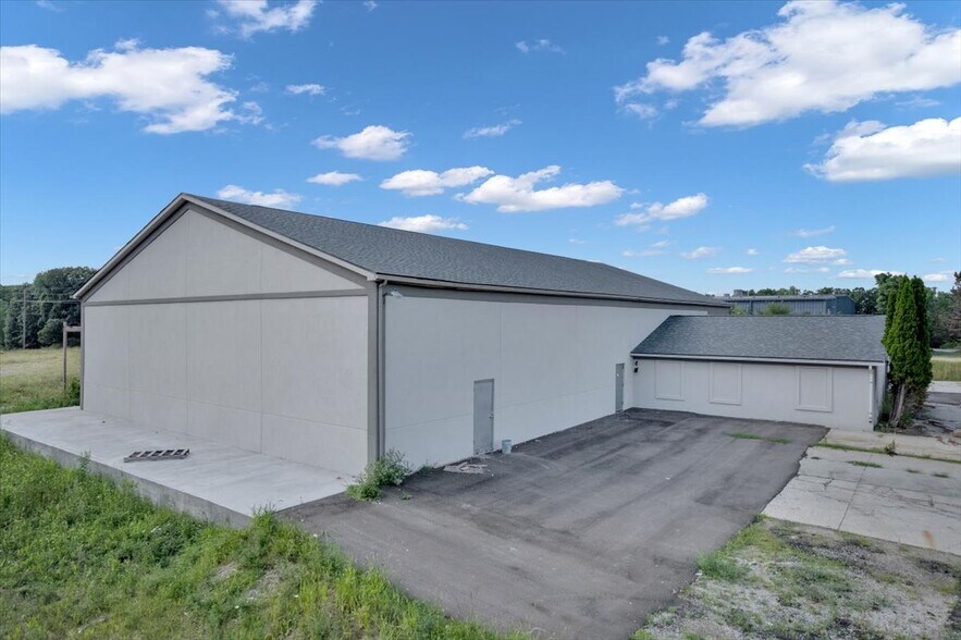 1500 McMillan Rd, Owosso, MI à vendre - Photo du bâtiment - Image 2 de 7