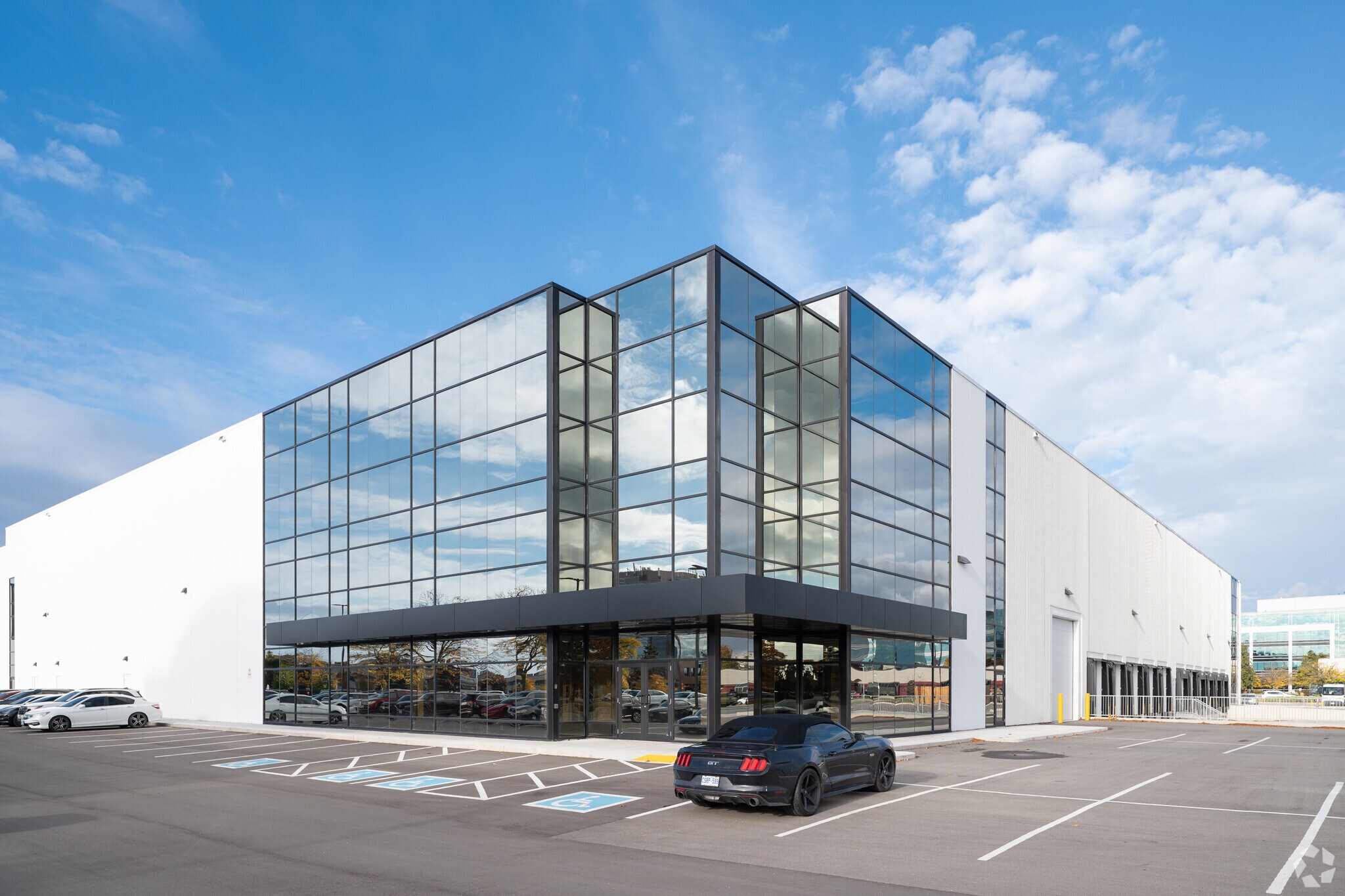 2645 Skymark Av, Mississauga, ON for lease Primary Photo- Image 1 of 4