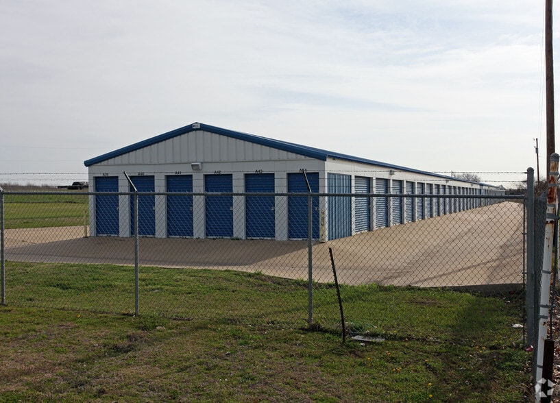 4212 Ensign Rd, Ennis, TX à vendre - Photo du bâtiment - Image 2 de 2