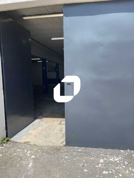 Flex dans Romainville à louer - Photo du bâtiment - Image 2 de 7