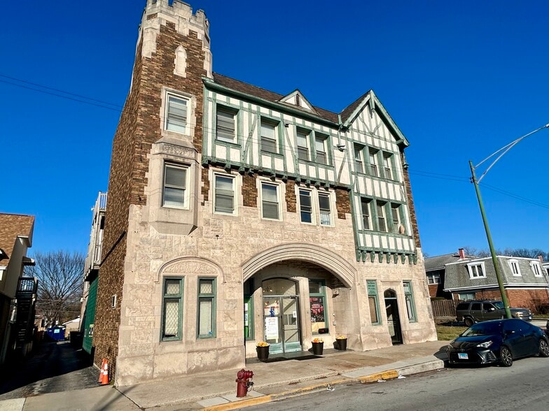 2324 W 111th St, Chicago, IL for sale - Building Photo - Image 2 of 23
