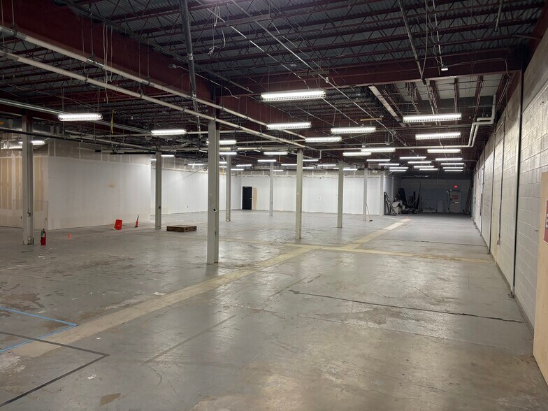 6301 E Highway 290, Austin, TX à louer - Photo intérieure - Image 3 de 7