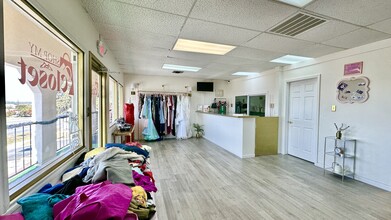 7205 Bandera Rd, San Antonio, TX for lease Interior Photo- Image 2 of 12