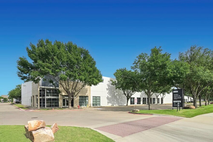800 Freeport Pky, Coppell, TX à louer - Photo du bâtiment - Image 2 de 4