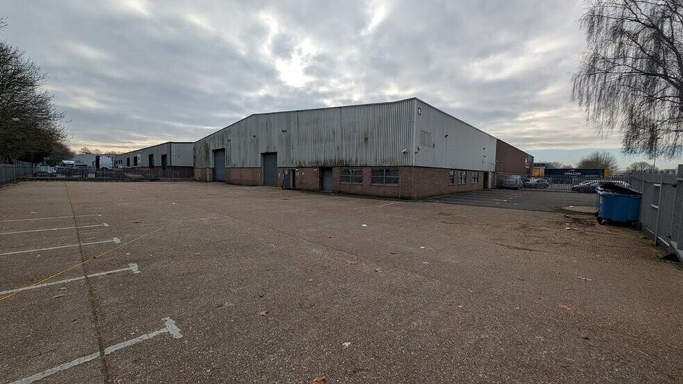 Majestic Rd, Nursling à louer - Photo du bâtiment - Image 2 de 12