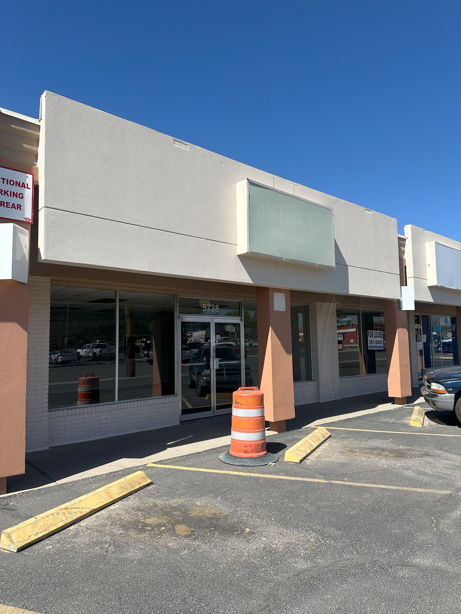 5730-5750 Trowbridge, El Paso, TX for lease Building Photo- Image 1 of 6